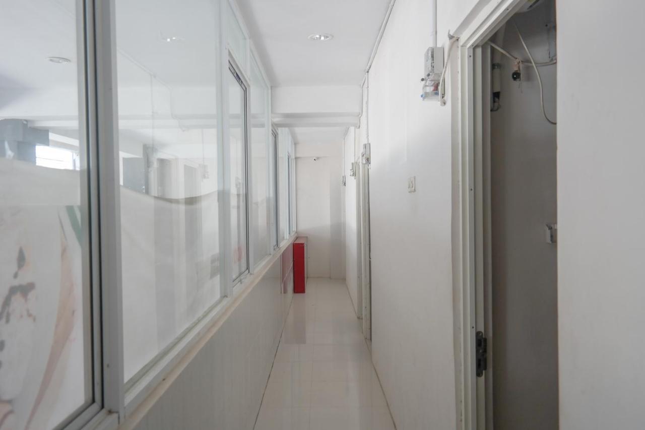 Reddoorz At Jalan Somba Opu Losari Макасар Экстерьер фото