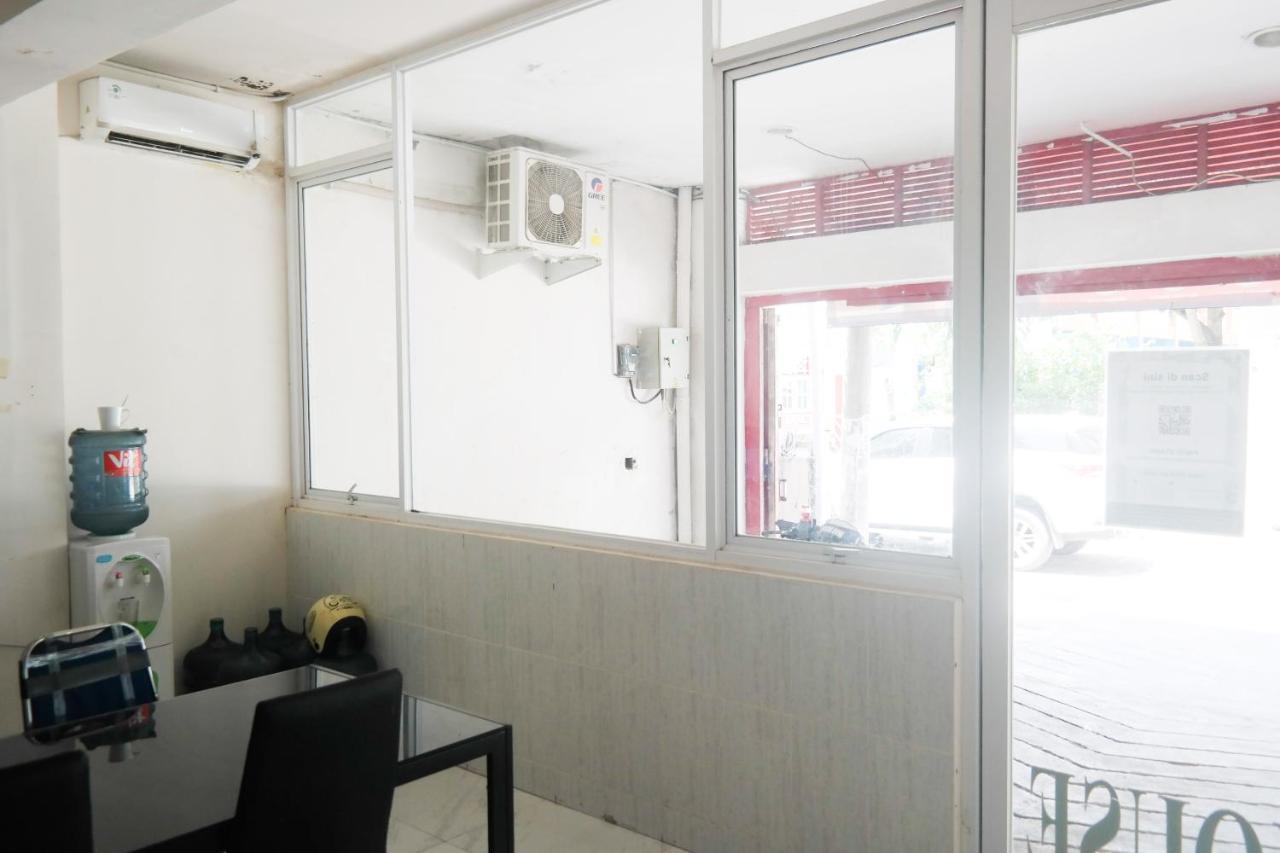Reddoorz At Jalan Somba Opu Losari Макасар Экстерьер фото