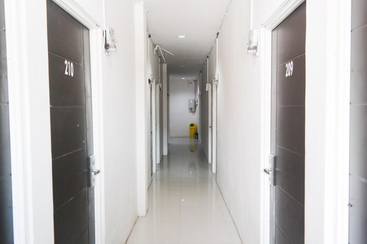 Reddoorz At Jalan Somba Opu Losari Макасар Экстерьер фото