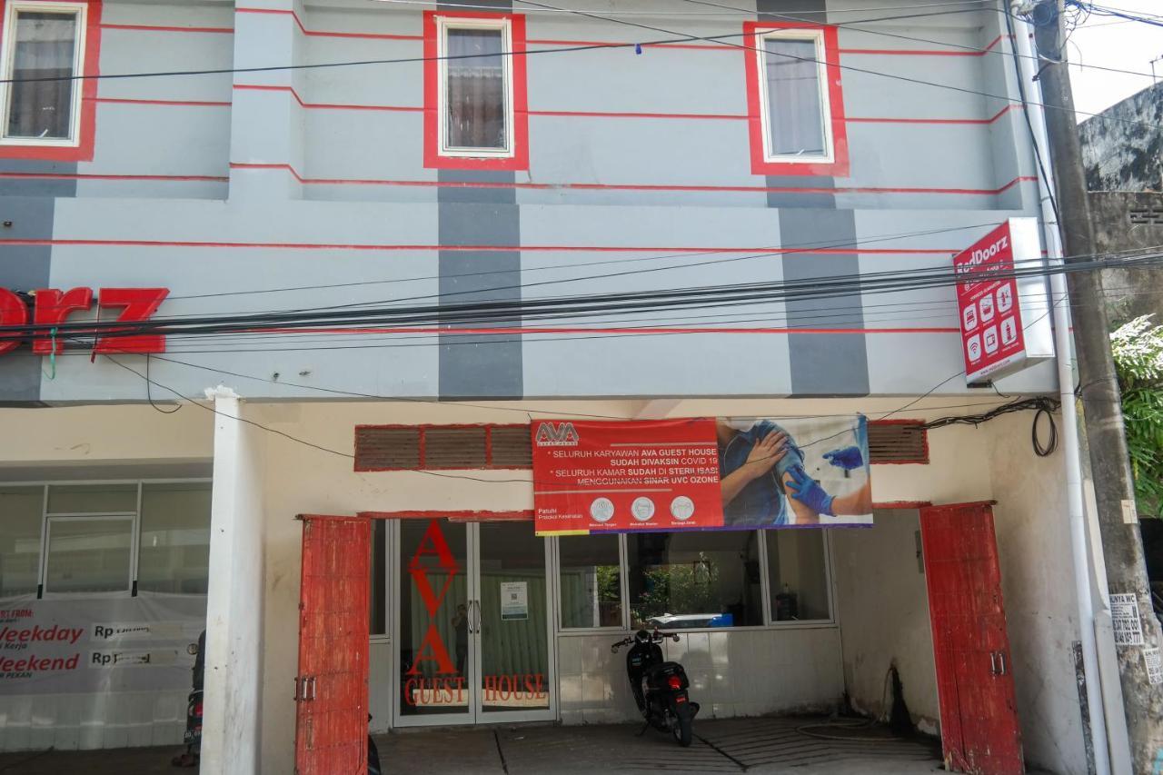 Reddoorz At Jalan Somba Opu Losari Макасар Экстерьер фото