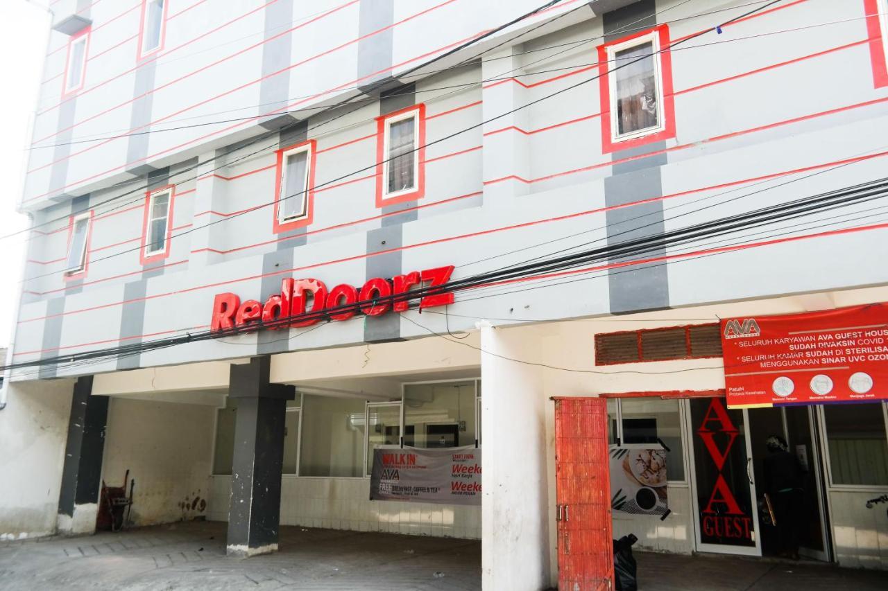 Reddoorz At Jalan Somba Opu Losari Макасар Экстерьер фото